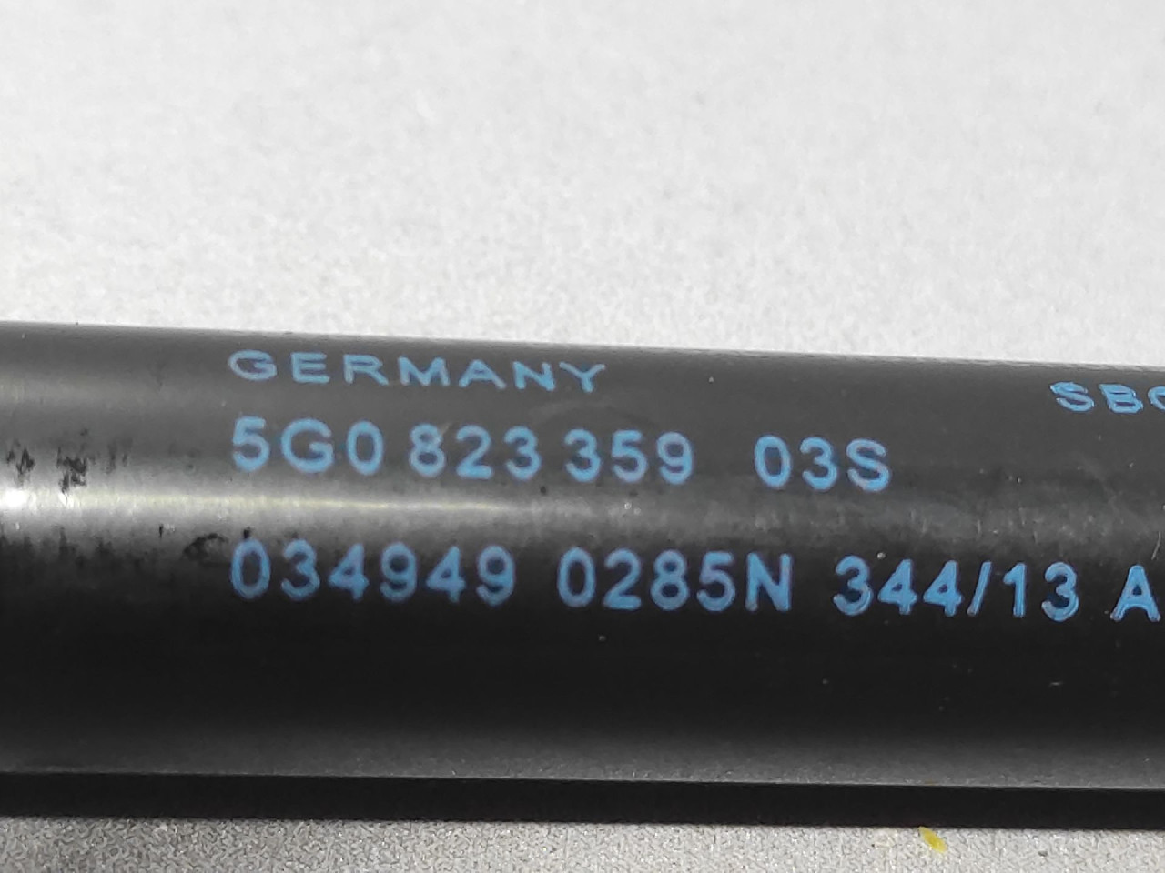 AMORTIZER HAUBE VW GOLF 7 > 12-16 5G082335903S