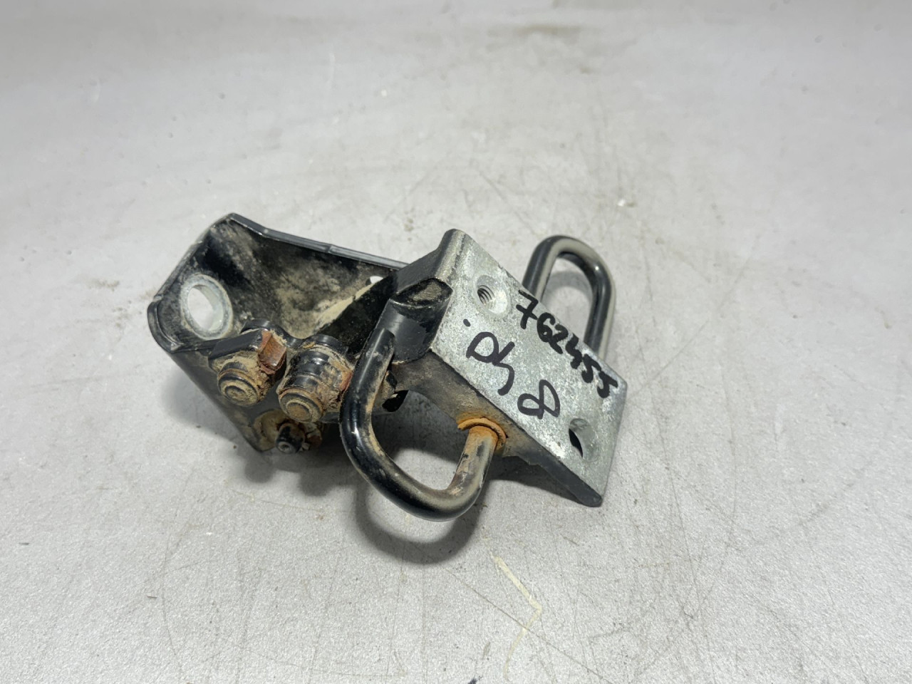 DIJELOVI BAGLAMA VW PASSAT B6 > 05-10 3C9833411A