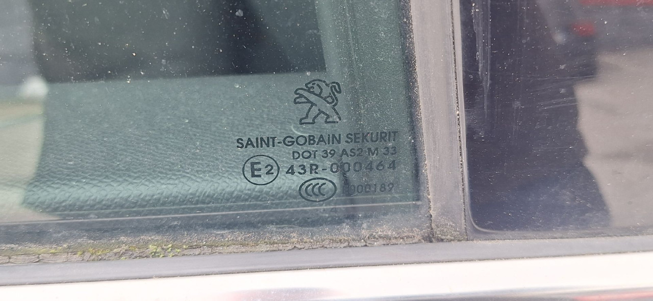 DIJELOVI STAKLO PEUGEOT 308 > 13-17 1.6
