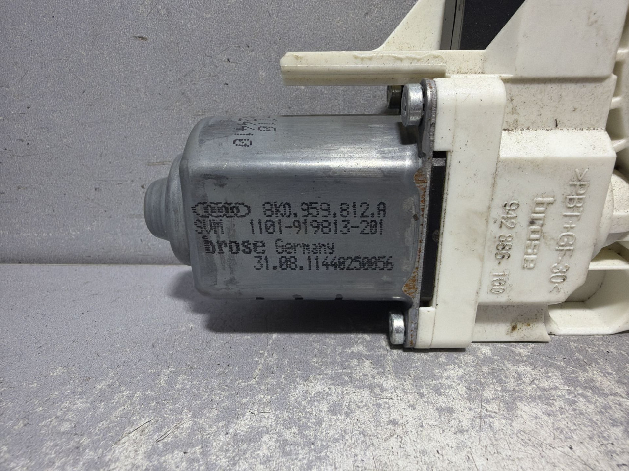 DIJELOVI MOTORIC PODIZACA STAKLA AUDI Q5 > 08-11 8K0959812A