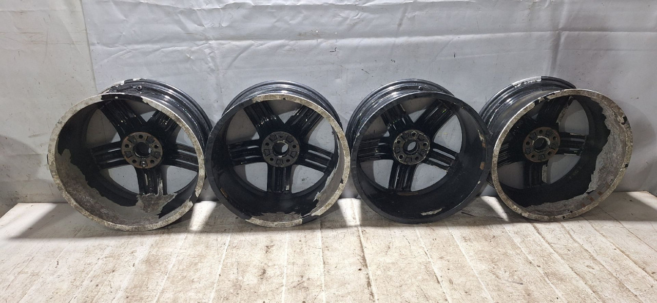 DIJELOVI FELGE AUDI Q3 > 11-15 8U0601025AC