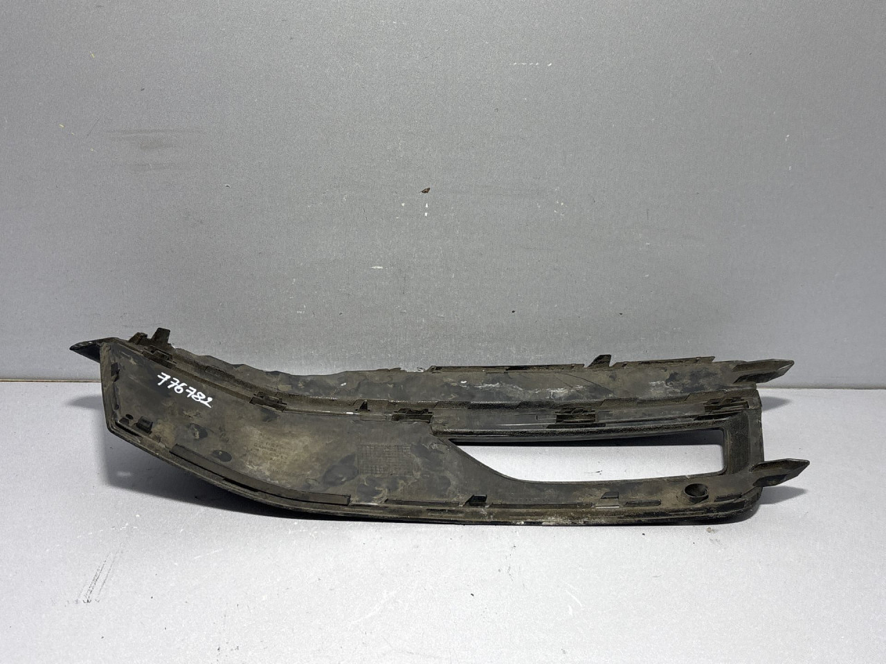 PLASTIKA BRANIKA AUDI A4 (B8) > 07-11 8K0807681