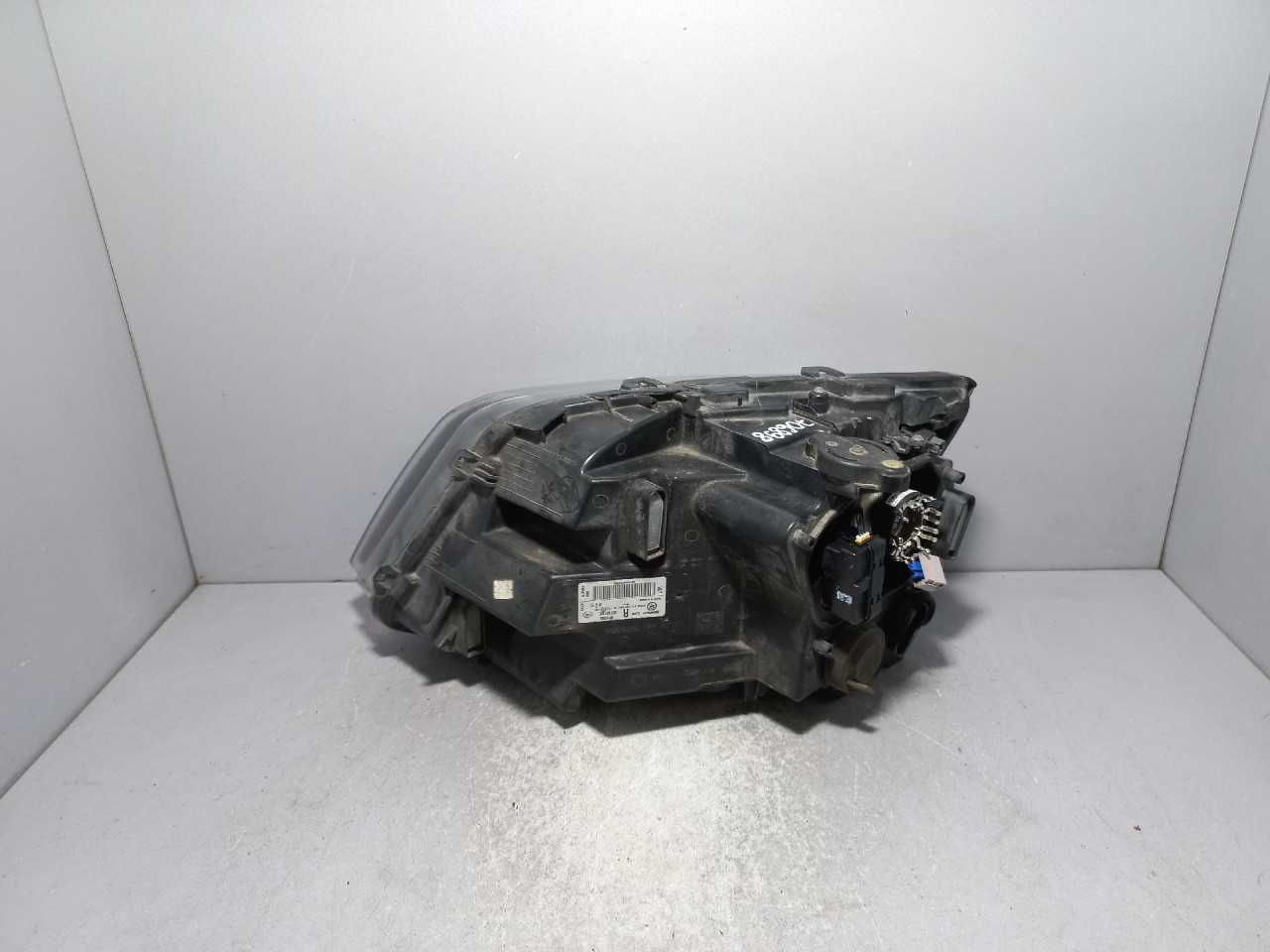 DIJELOVI FAR VW AMAROK > 16-18 2H3941032