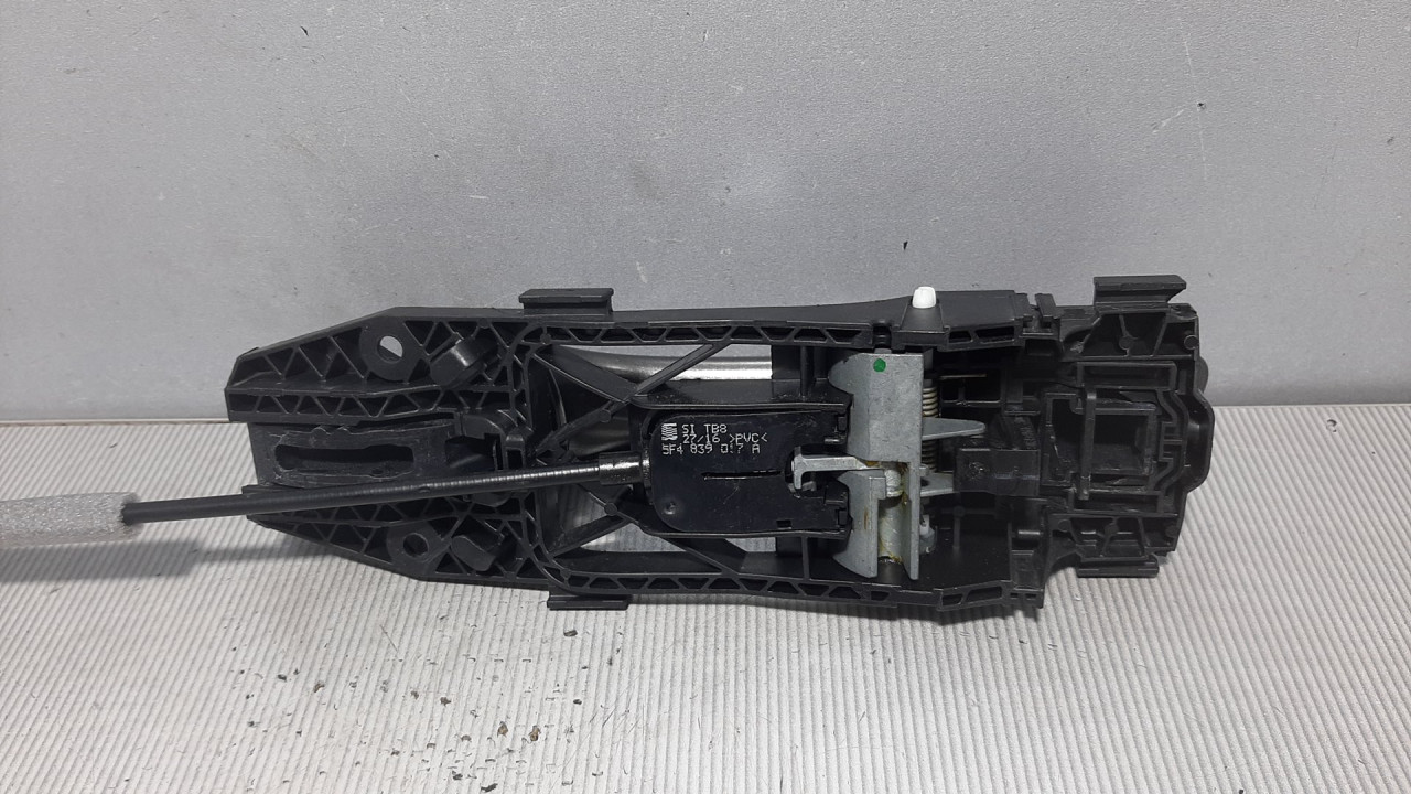 DIJELOVI RUCKA VRATA SEAT LEON > 13-16 5N0839885H