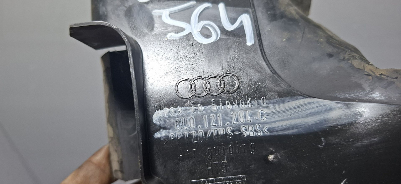 DIJELOVI PLASTIKA AUDI Q3 > 11-15 2.0 8U0121284C