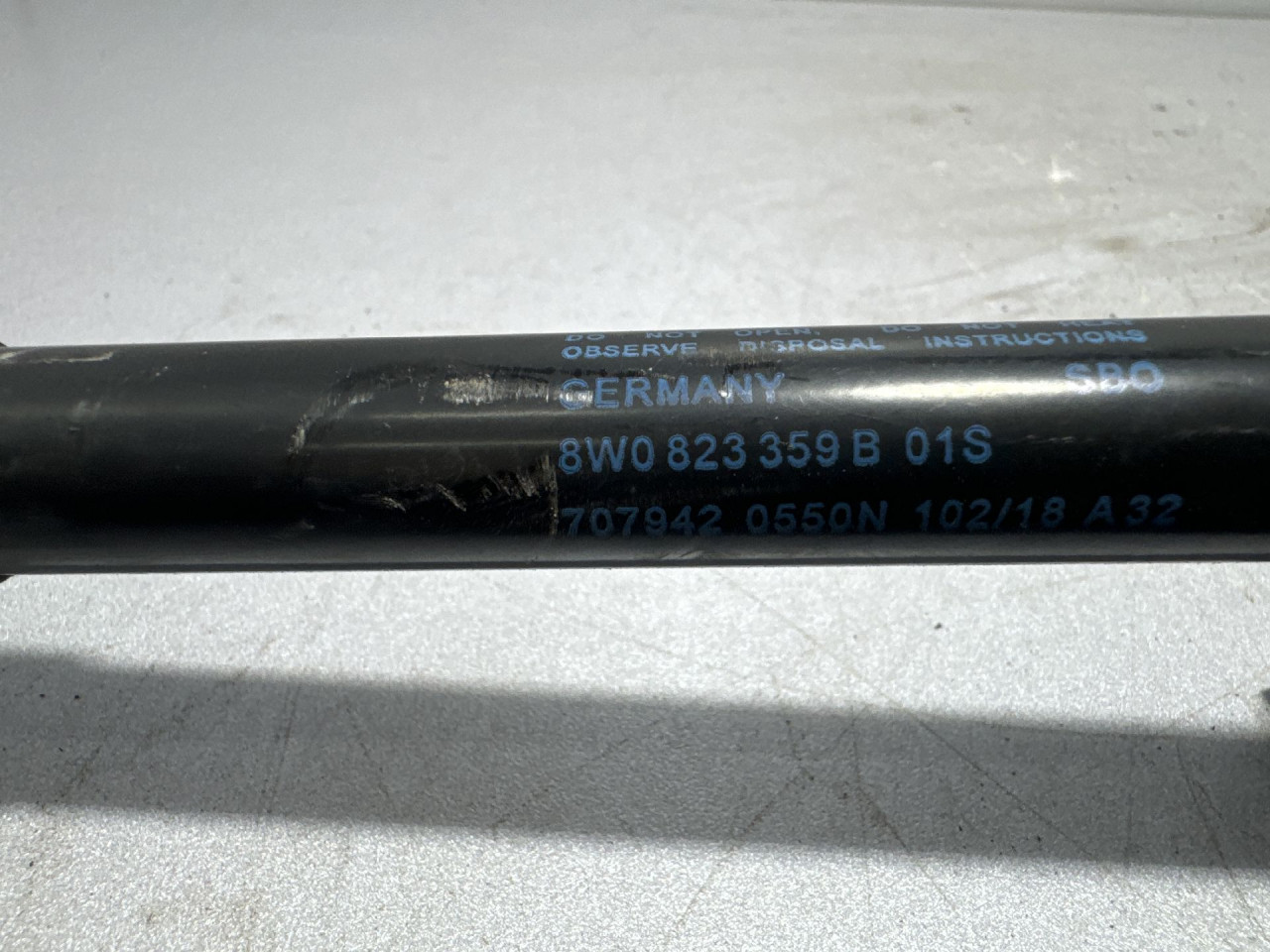 AMORTIZER HAUBE AUDI A5 (F5) COUPE > 17 - 24 8W0823359B