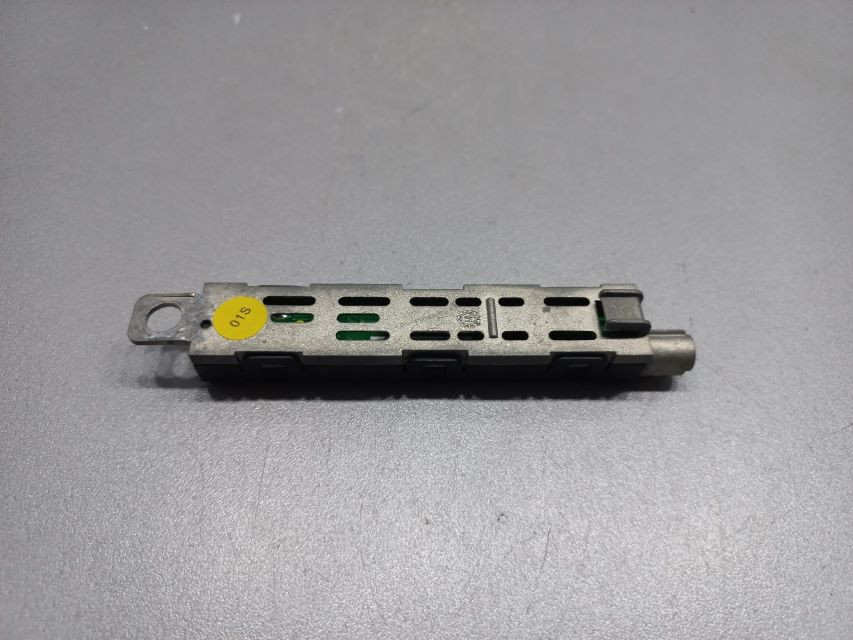 DIJELOVI ANTENA SKODA YETI > 10-13 5L6035577A