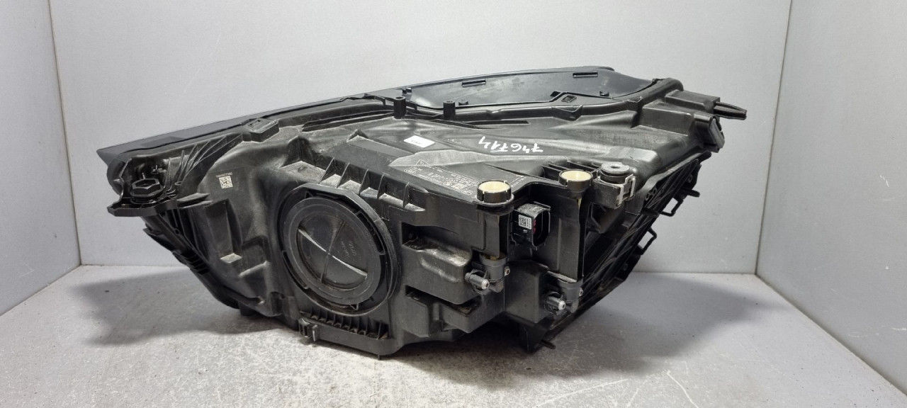DIJELOVI FAR AUDI Q3 > 18- 83A941012