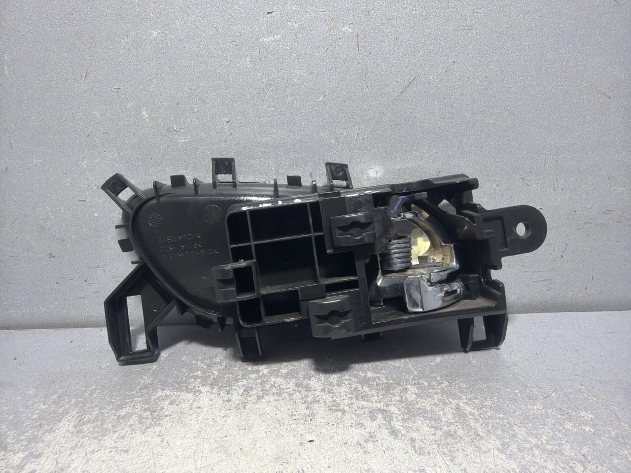 UNUTRASNJA RUCKA VRATA NISSAN X-TRAIL > 14-17 806714CA0A