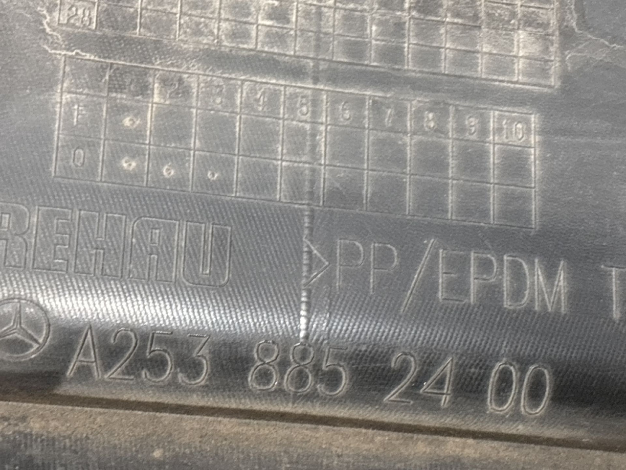 RESETKA BRANIKA MERCEDES GLC (X253) > 15- A2538852400