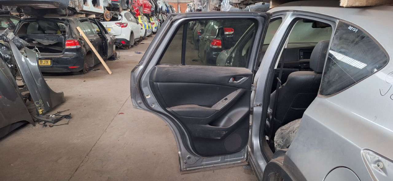 DIJELOVI VRATA MAZDA CX5 > 12-15