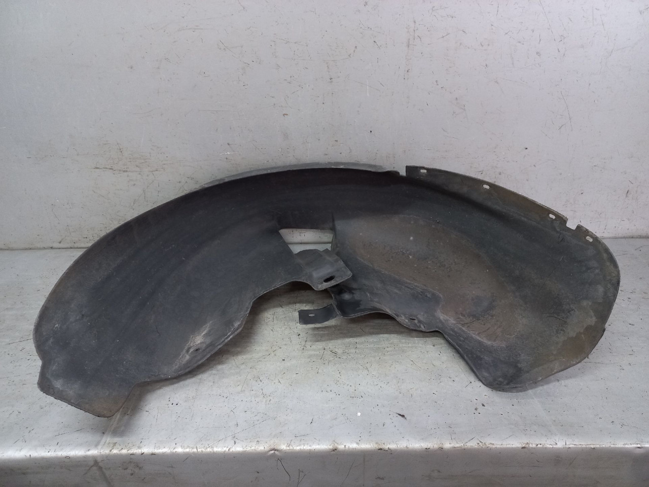 UNUTRASNJI BLATOBRAN VW TOURAN > 03-06 1T0810971B