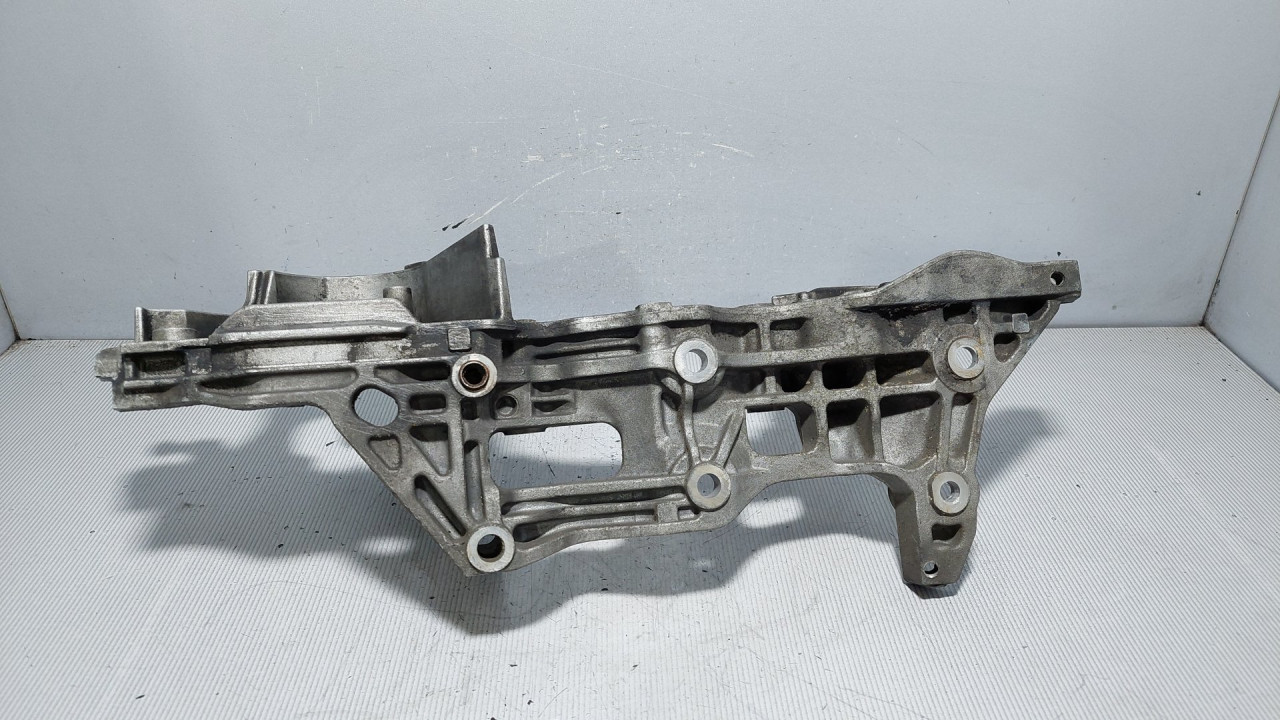 NOSAC ALTERNATORA AUDI A3 (8V1/8VA) > 12-16 04L903143B