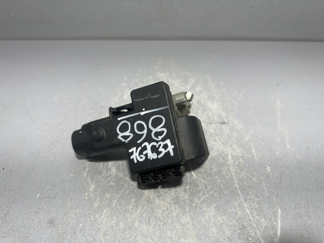 DIJELOVI KLEMA VW GOLF 8 > 19- 2.0 5WA937548A