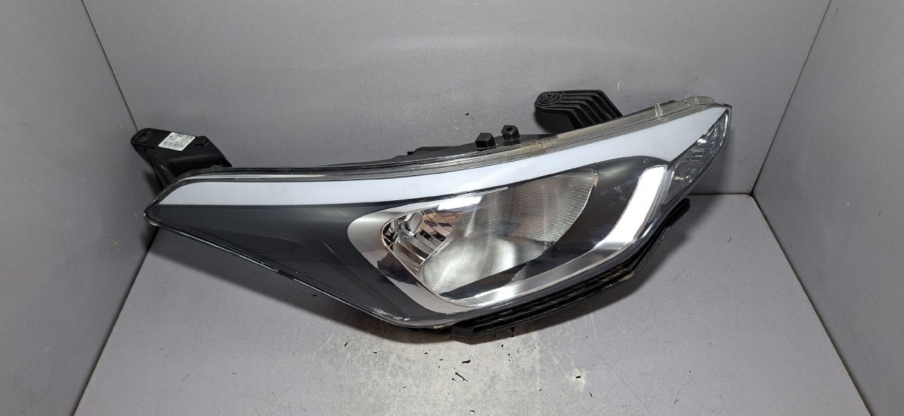 DIJELOVI FAR HYUNDAI I20 > 14-18 92102C8000