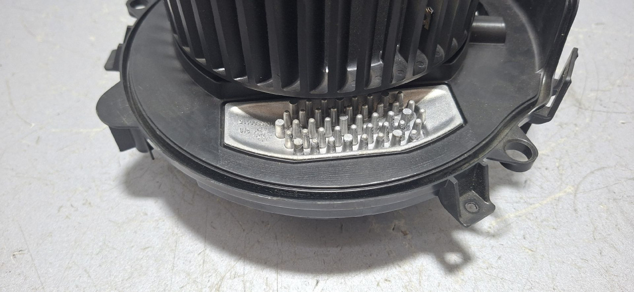 DIJELOVI ELEKTRONIKA REOSTAT SKODA OCTAVIA > 19- 2.0 5Q0907521F