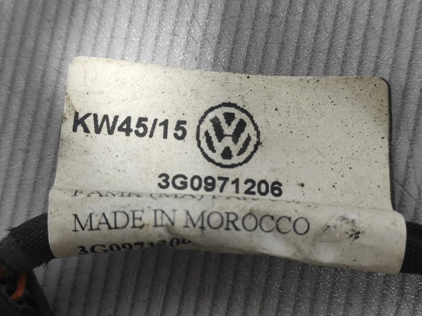 INSTALACIJA PARKING SENZORA VW PASSAT B8 > 14-19 3G0971
