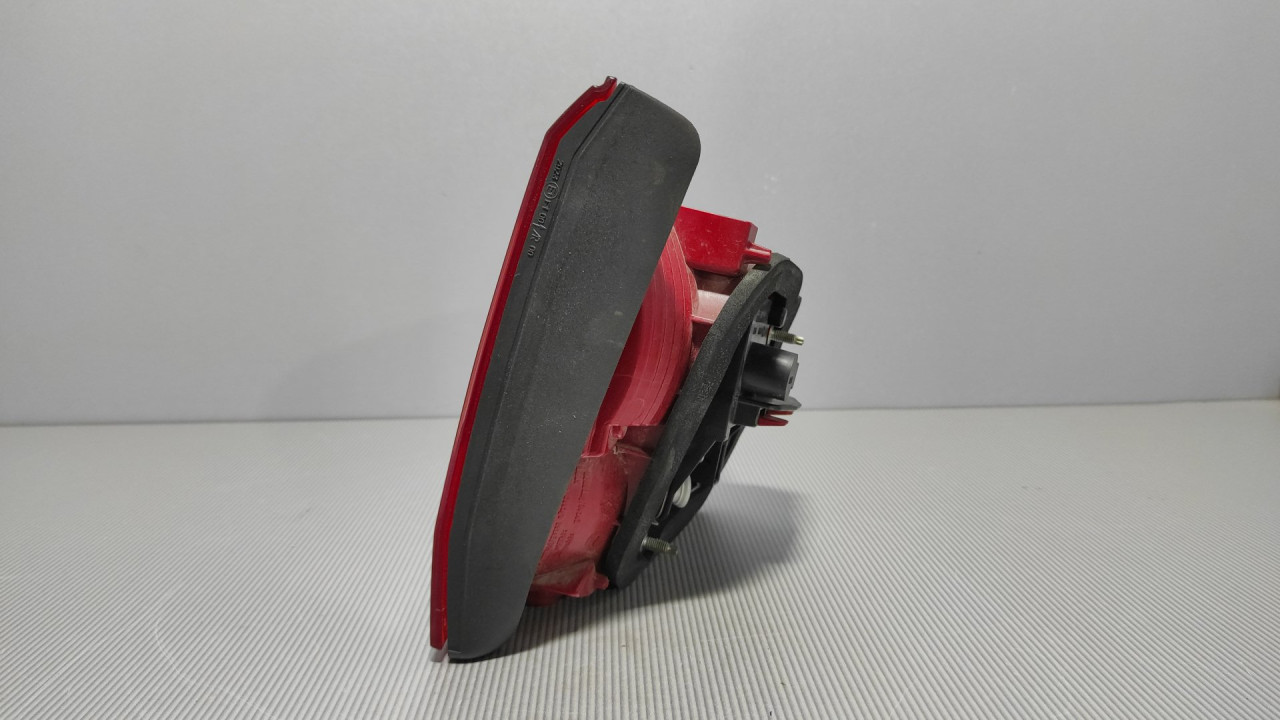 STOP SVJETLO VW TOURAN > 10-15 2TZ01046902