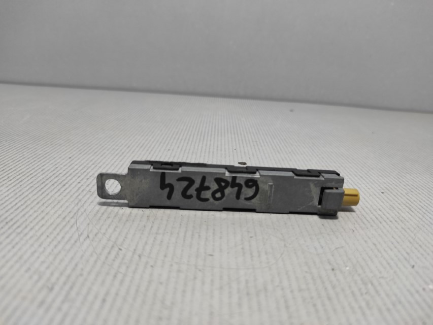 DIJELOVI ANTENA VW POLO > 01-05 5K003552A