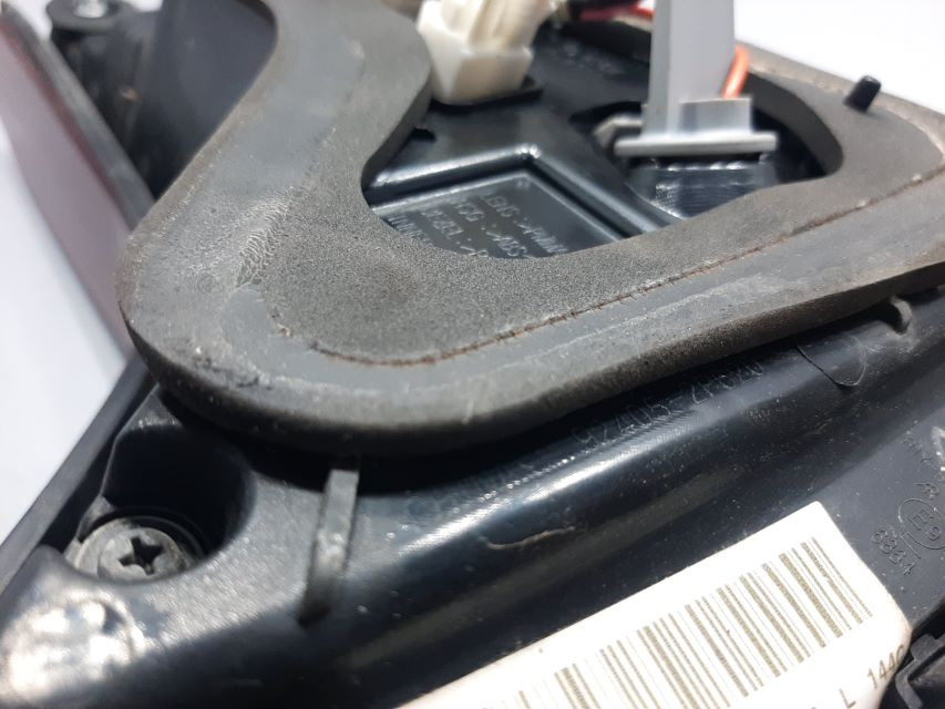 STOP SVJETLO KIA SORENTO > 09-14 924052P620