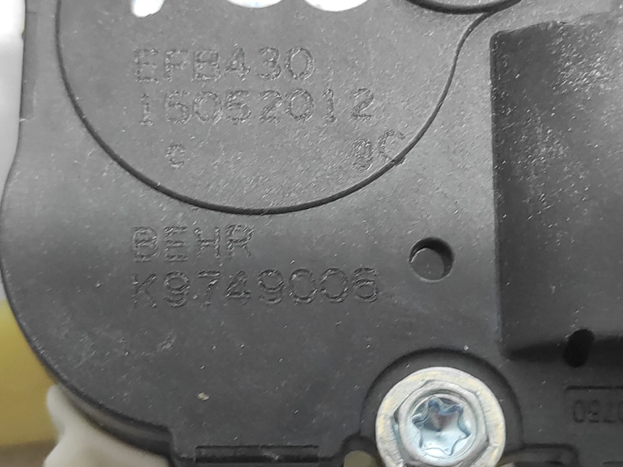 MOTORIC KLAPNE AUDI A4 (B8) > 12-15 K9749006