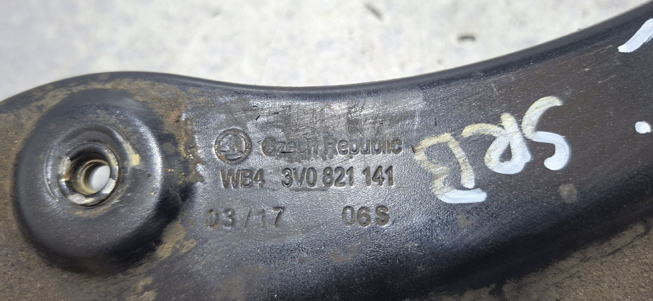 DIJELOVI NOSAC BLATOBRANA SKODA SUPERB > 15-19 2.0 3V0821141