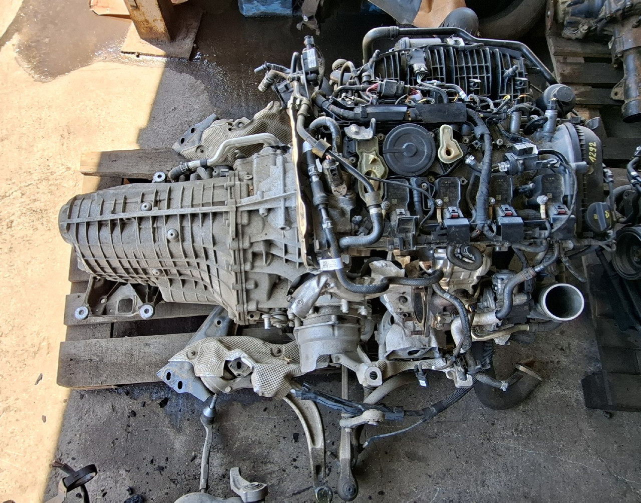 DIJELOVI MOTOR AUDI A4 (B9) > 19- DLV