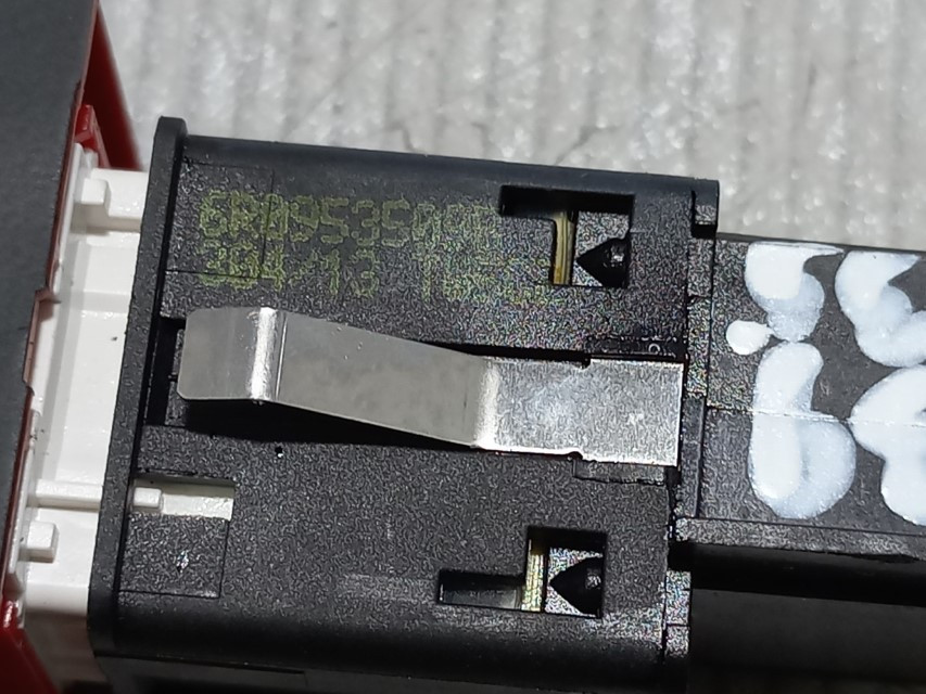DIJELOVI PREKIDAC VW POLO > 09-14 6R0953509B