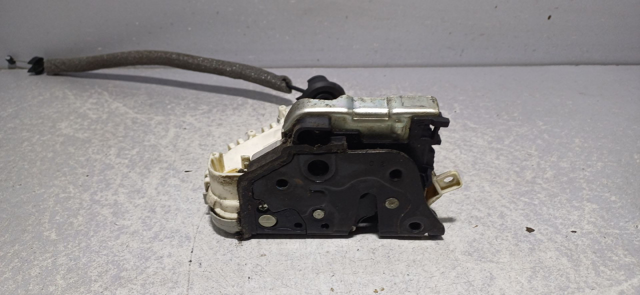 DIJELOVI BRAVA VRATA AUDI A6 4G > 11-14 8J2837016C