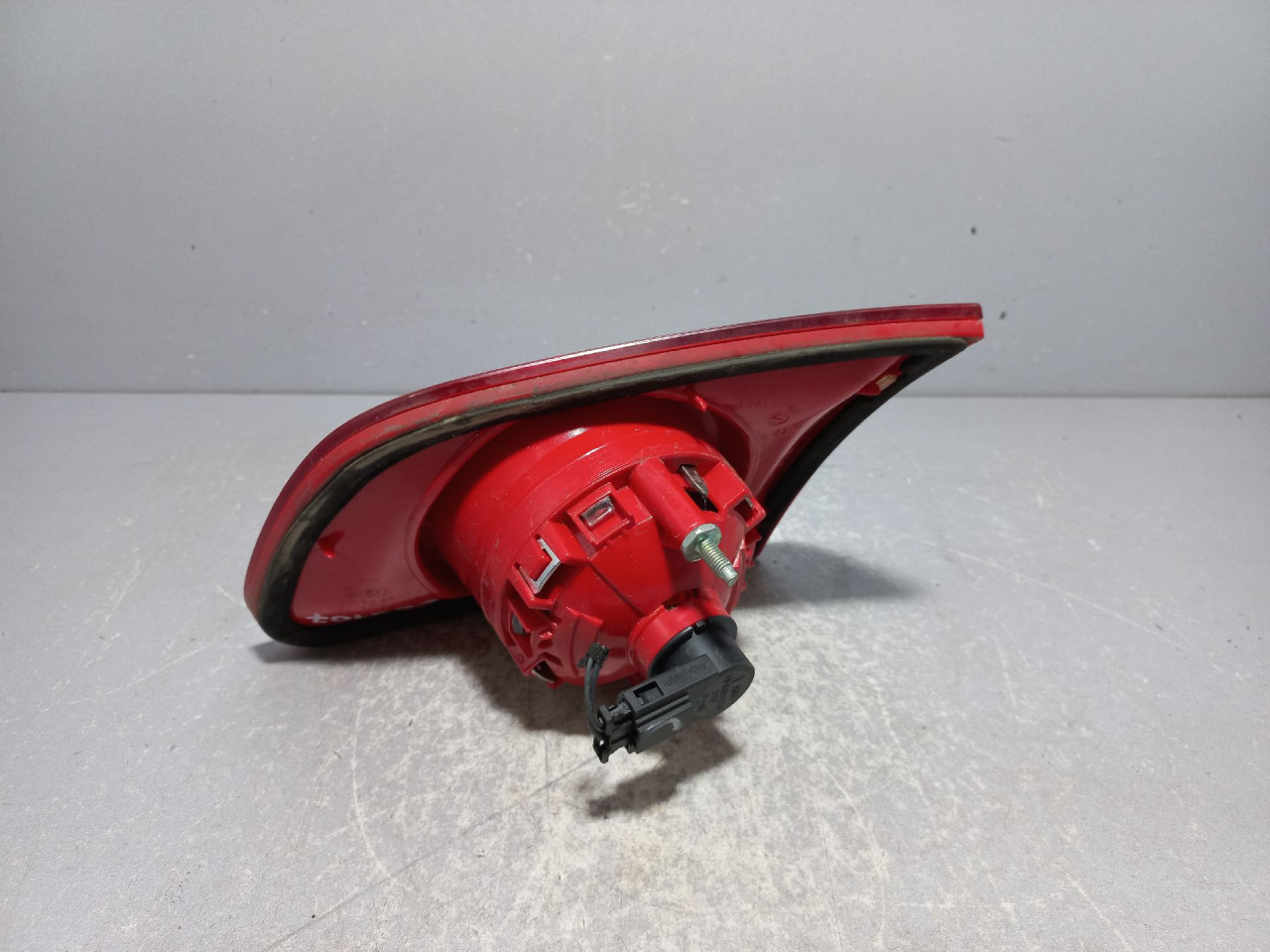 STOP SVJETLO VW PASSAT B6 > 05-10 3C9945093