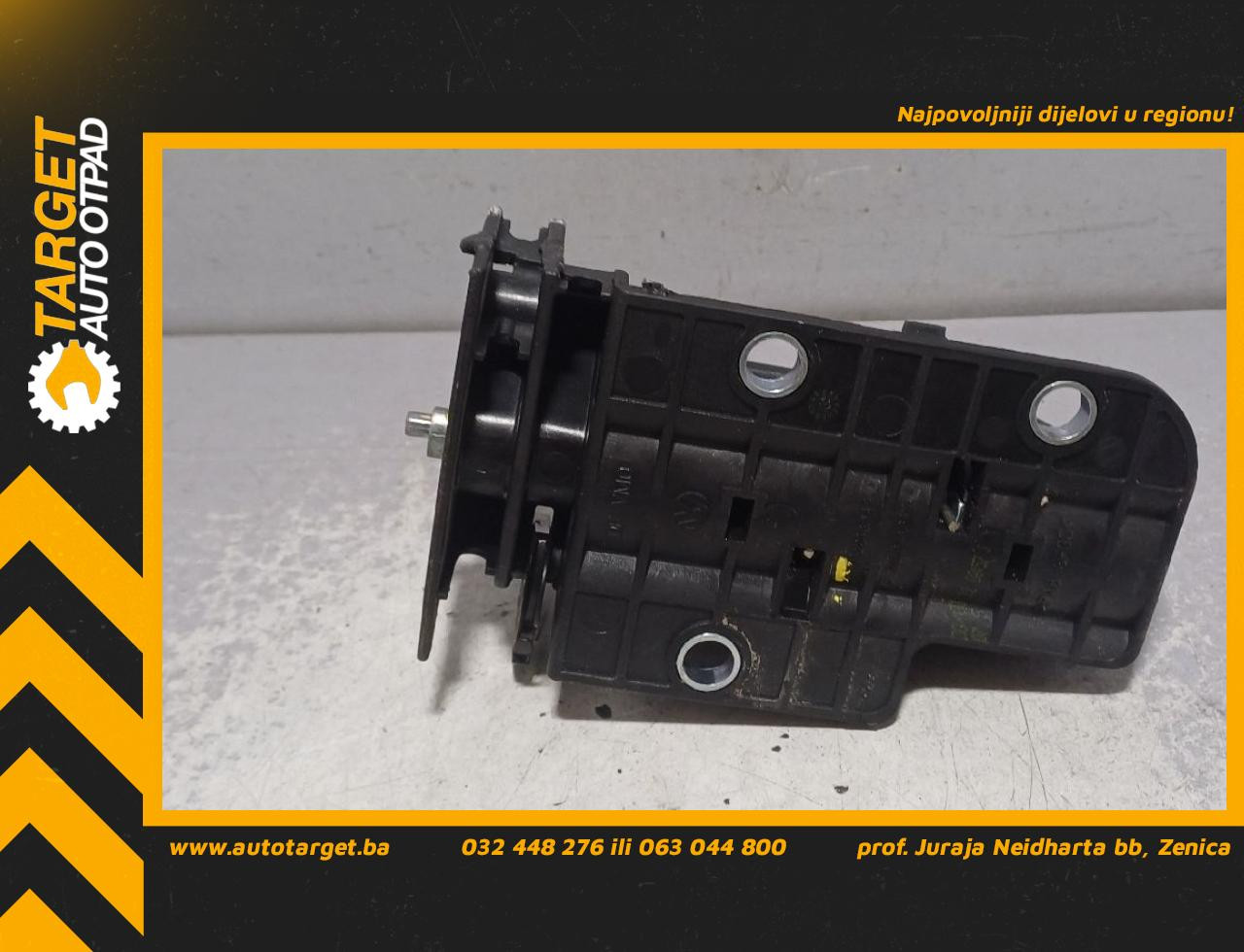 DIJELOVI UNUTRASNJA RUCKA VRATA VW SHARAN > 10- 1.4 7N0843642J