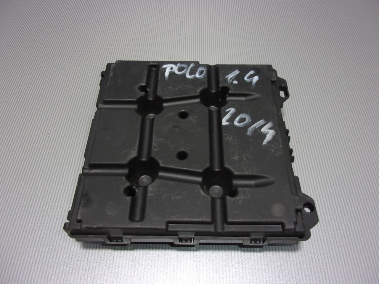 BCM ELEKTRONIKA VW POLO > 09-14 6R0937086P 6R0937086P