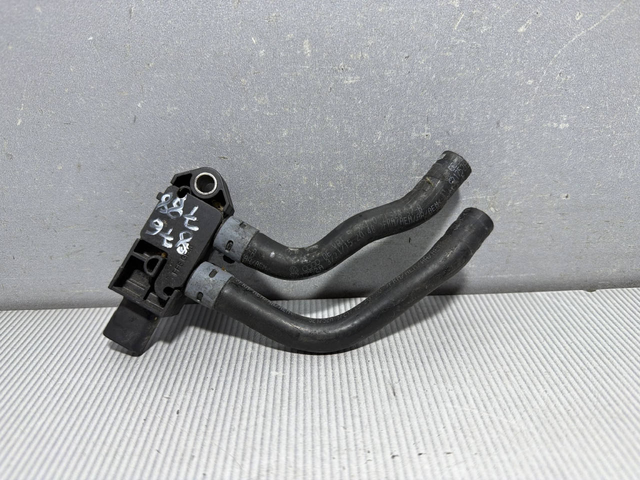 DIJELOVI SENZOR PRITISKA AUDI A6 4G > 14-18 3.0 059906051E