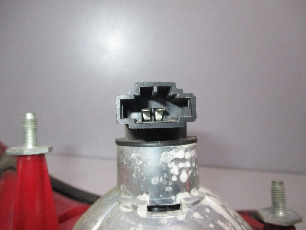 STOP SVJETLO VW GOLF 5 > 03-08 VW036015 1K6945093E