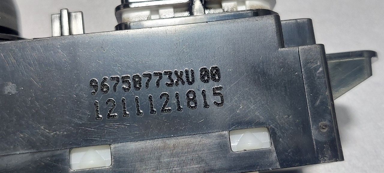 DIJELOVI PREKIDAC PEUGEOT 208 > 12-15 96758773XU