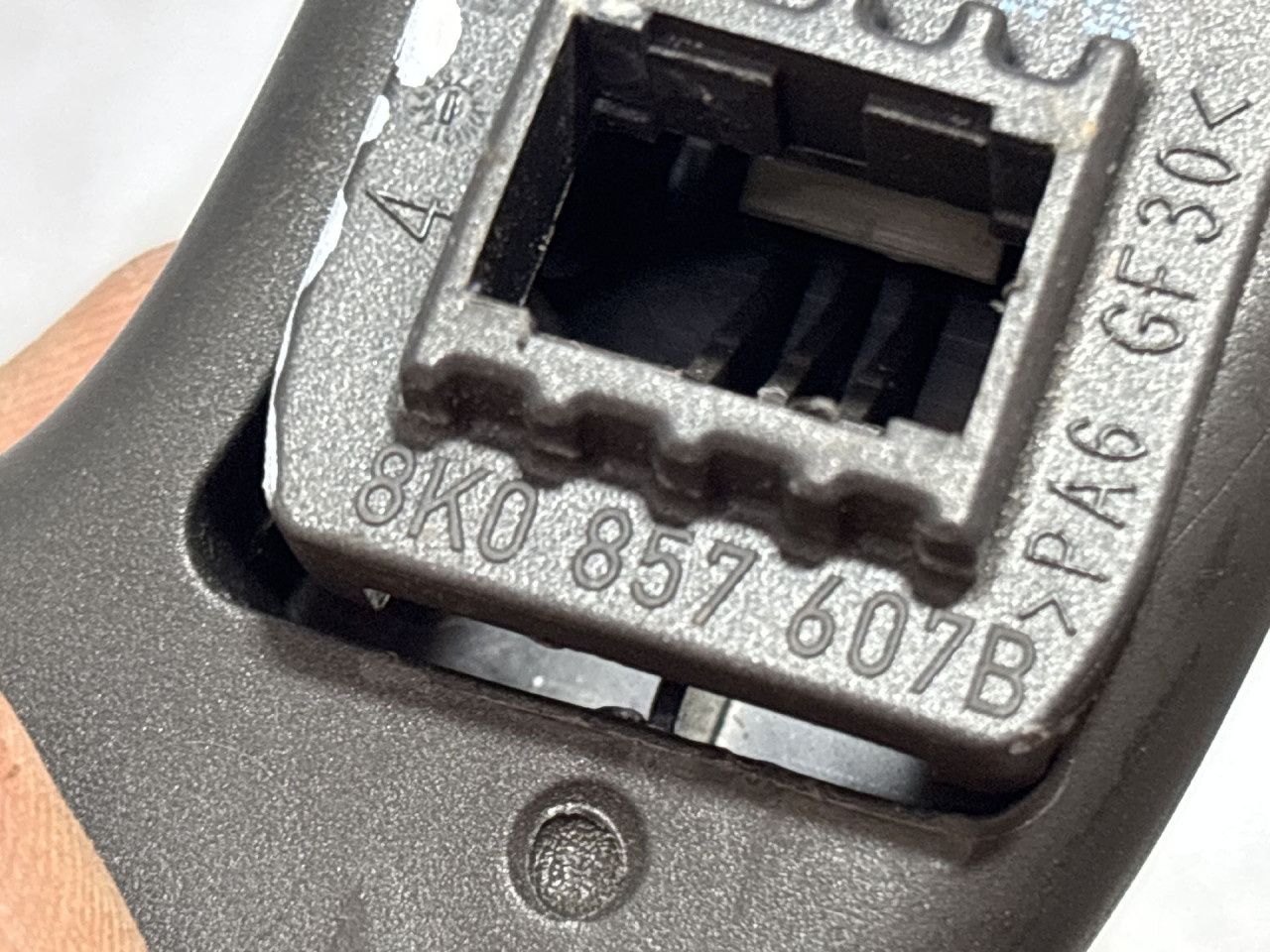 KROVNA RUCKA AUDI A5 (8T3/8F7) COUPE > 07-11 8K0857607B