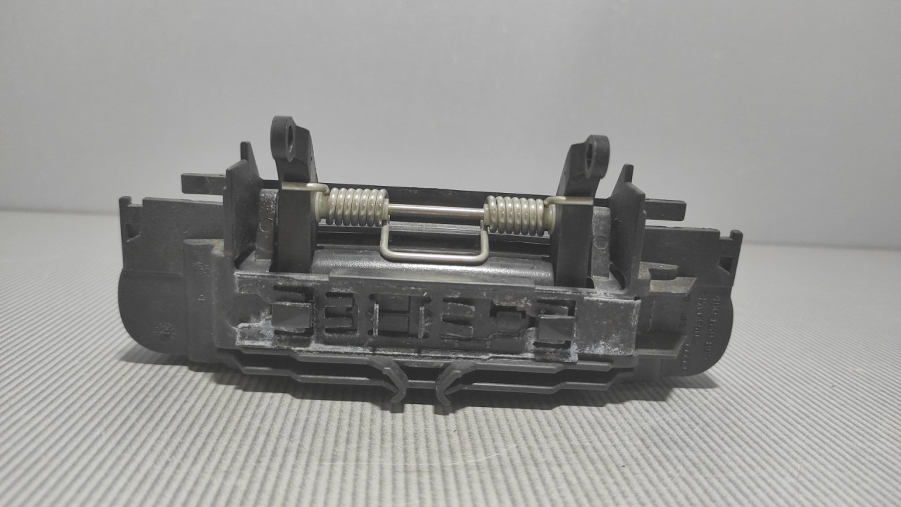 DIJELOVI RUCKA VRATA AUDI A3 > 08-12 4B0839885