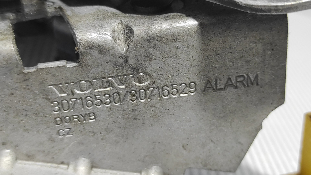 BRAVA HAUBE VOLVO S40/V50 > 04-07 30716530