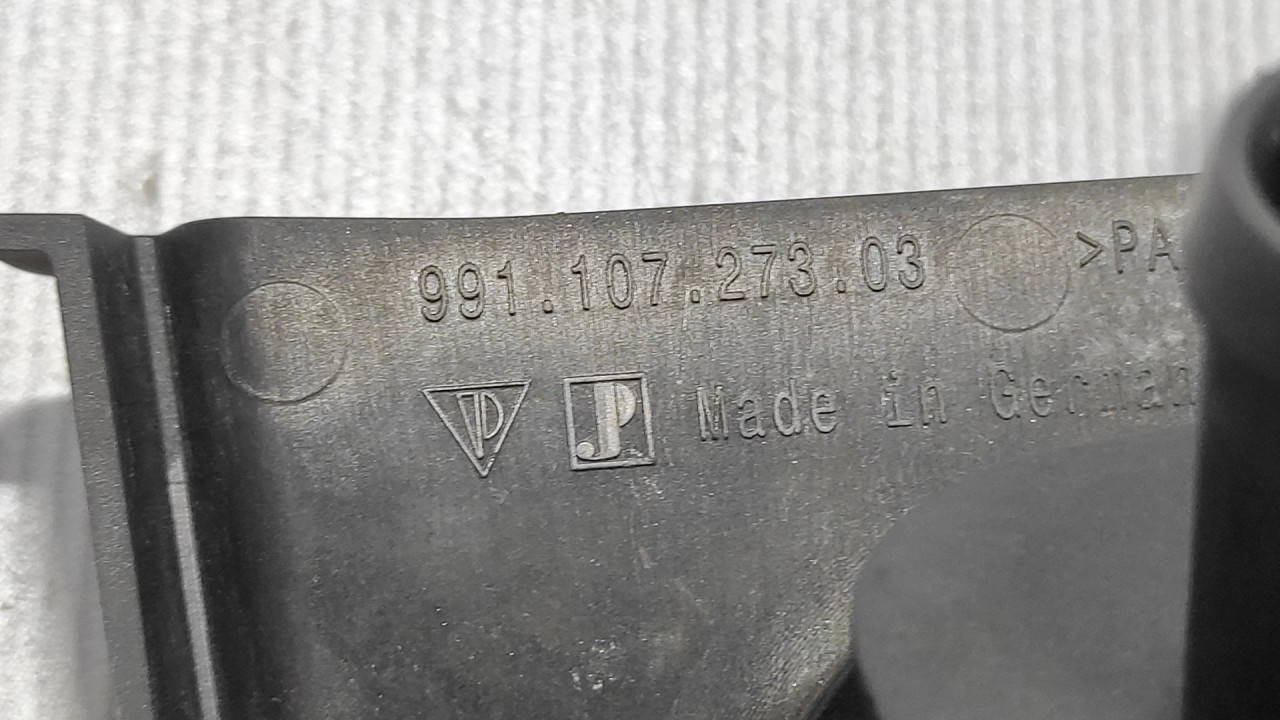 DIJELOVI PLASTIKA PORSCHE 911 > 05-12 991107273