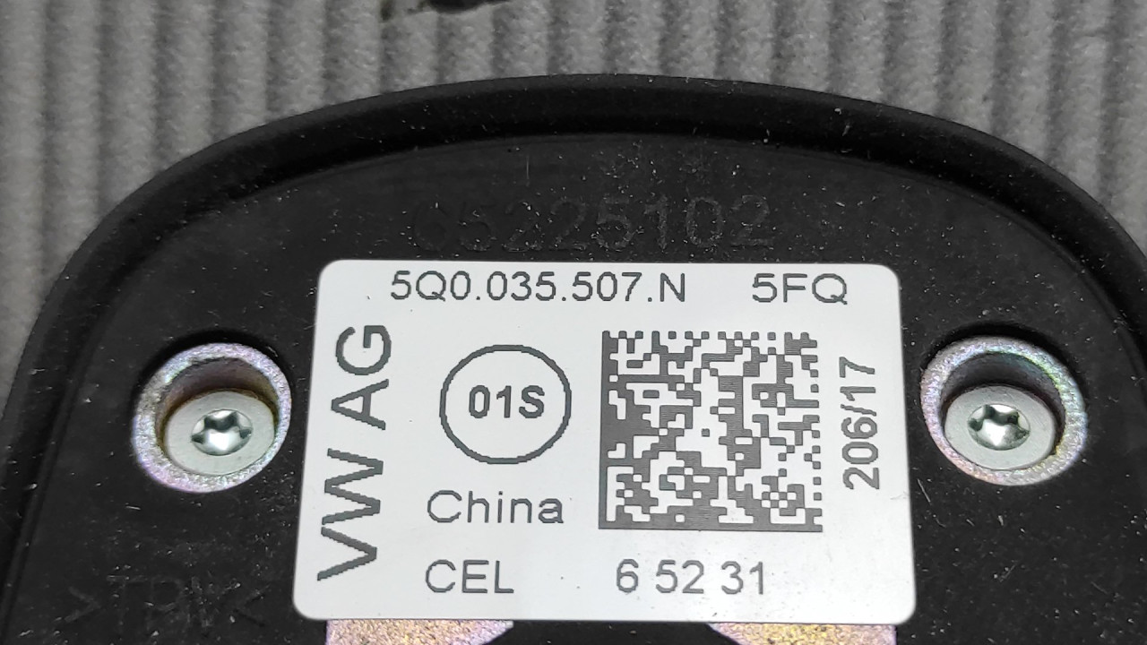 DIJELOVI ANTENA SKODA OCTAVIA > 17-19 5Q0035507N