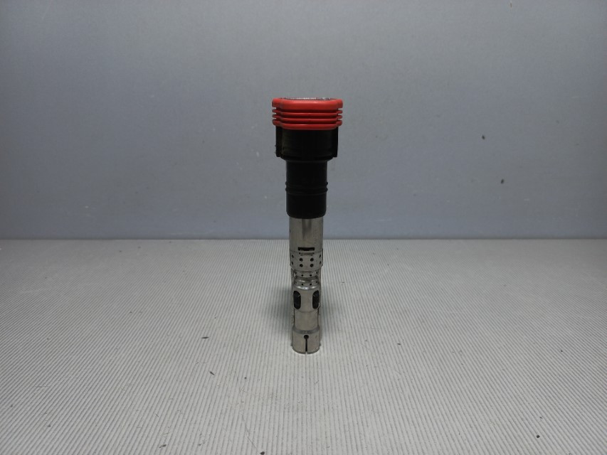 DIJELOVI BOMBINA AUDI A8 (4E) > 02-10 077905115T