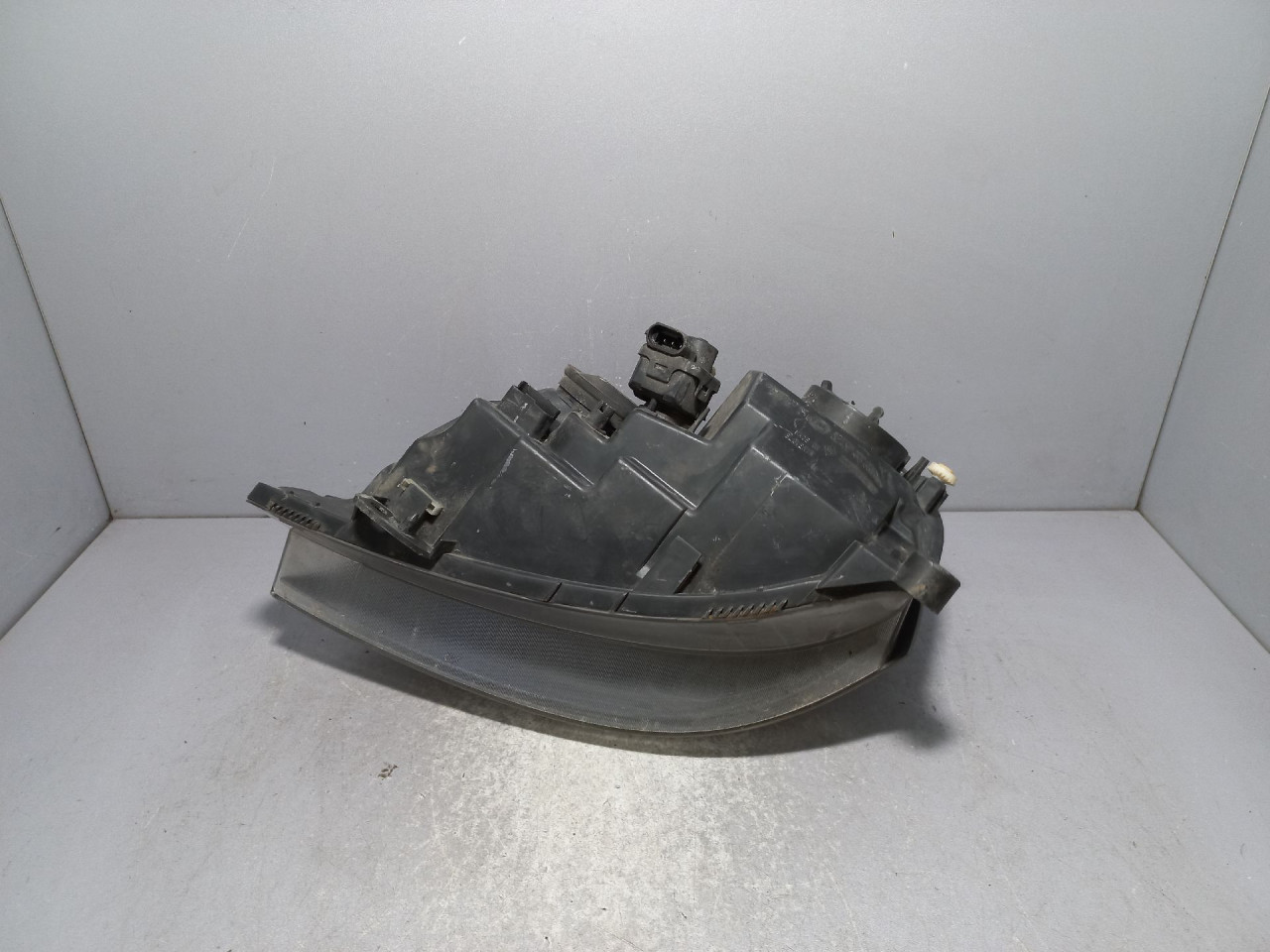 DIJELOVI FAR RENAULT CLIO > 01-04 7701057