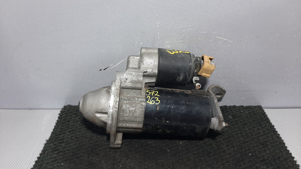 DIJELOVI ALNASER AUDI A4 (B6) > 00-04 06B911023