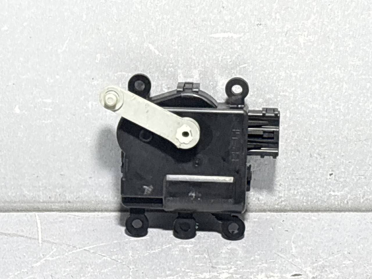 DIJELOVI MOTORIC KLAPNE MAZDA 6 > 16-18