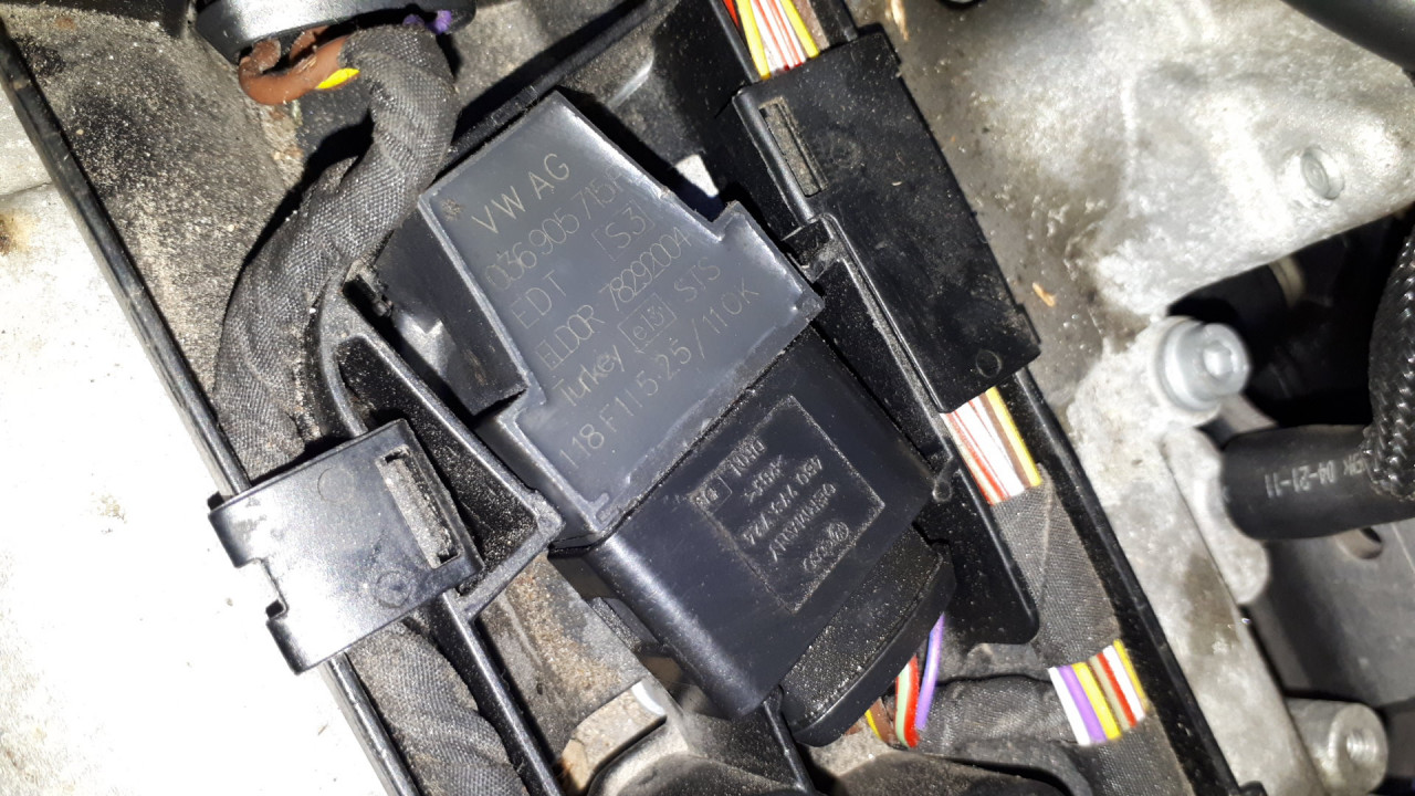 DIJELOVI BOMBINA VW PASSAT B7 > 10-14 036905715F