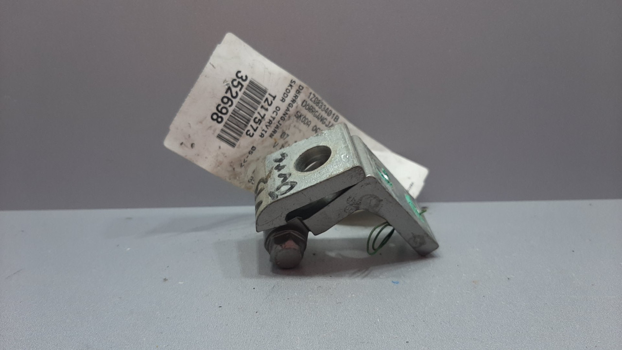 DIJELOVI BAGLAMA SKODA OCTAVIA > 08-13 1Z0833401B