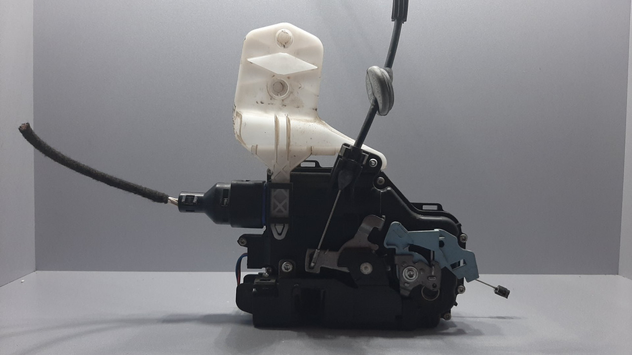 DIJELOVI BRAVA VRATA VW CADDY > 10-15 3D2837016AB