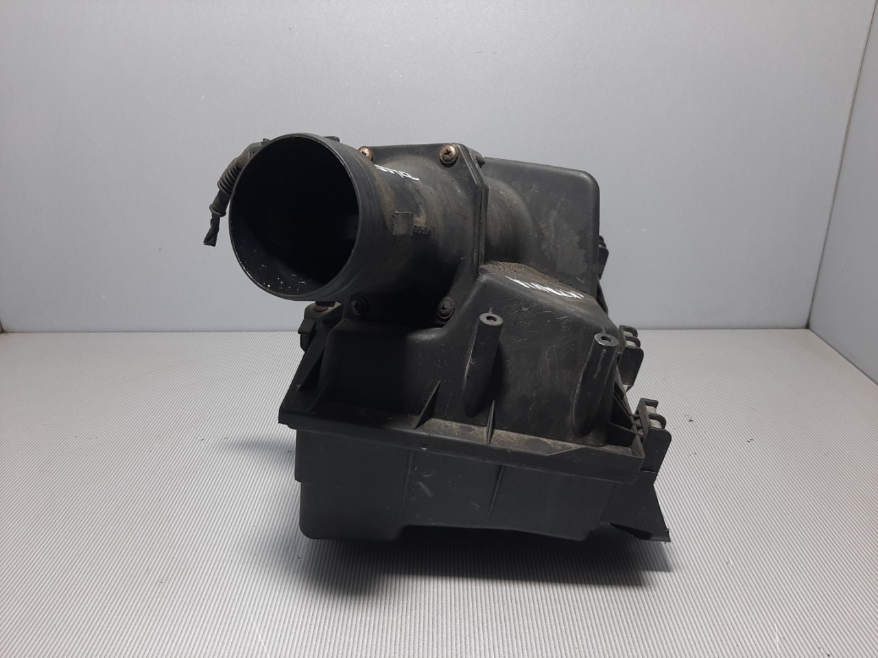 KUCISTE FILTERA ZRAKA SKODA OCTAVIA > 04-08 1J0129607AF