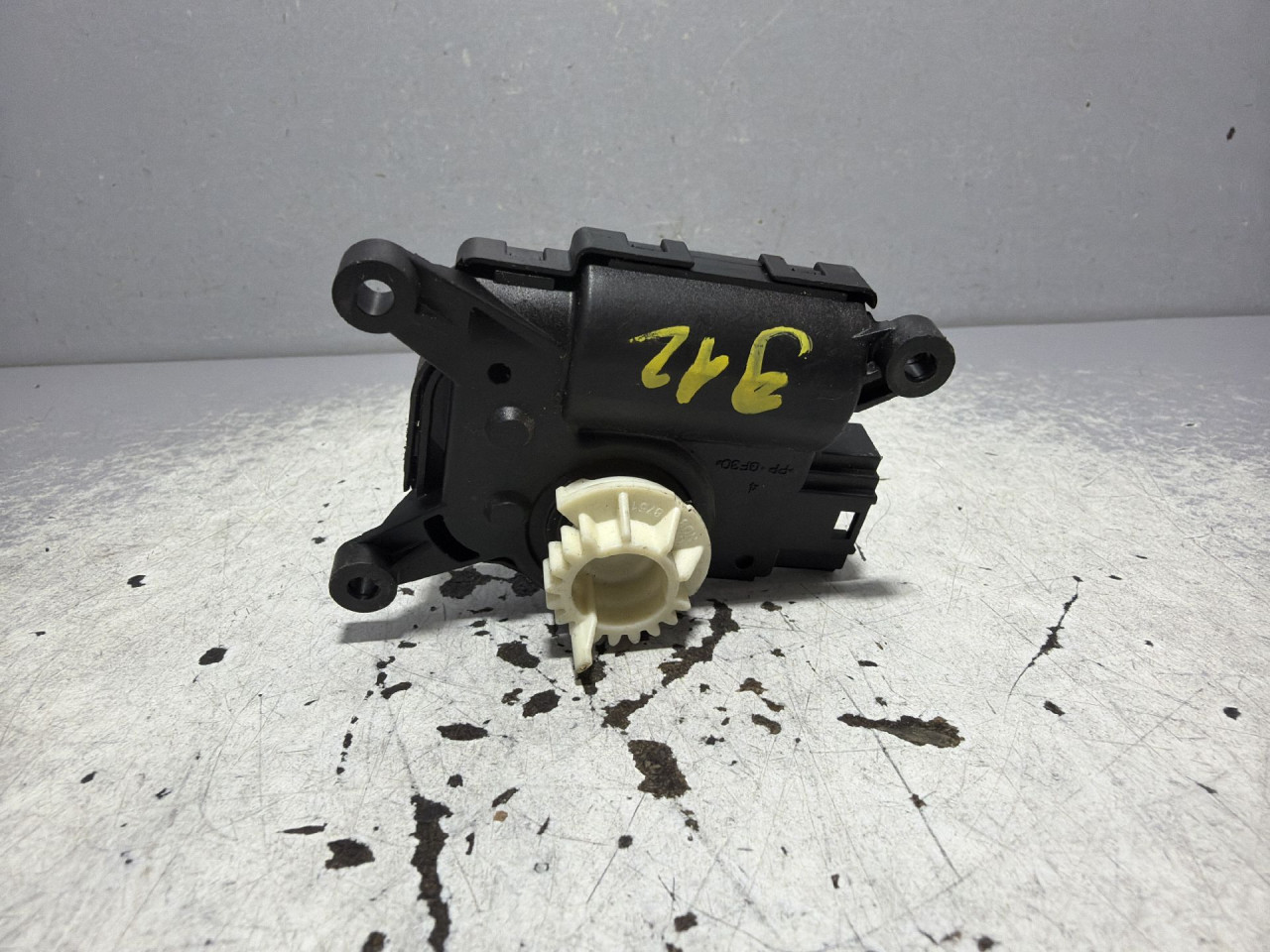 DIJELOVI MOTORIC KLAPNE SKODA KAROQ > 17- 2Q0907511G