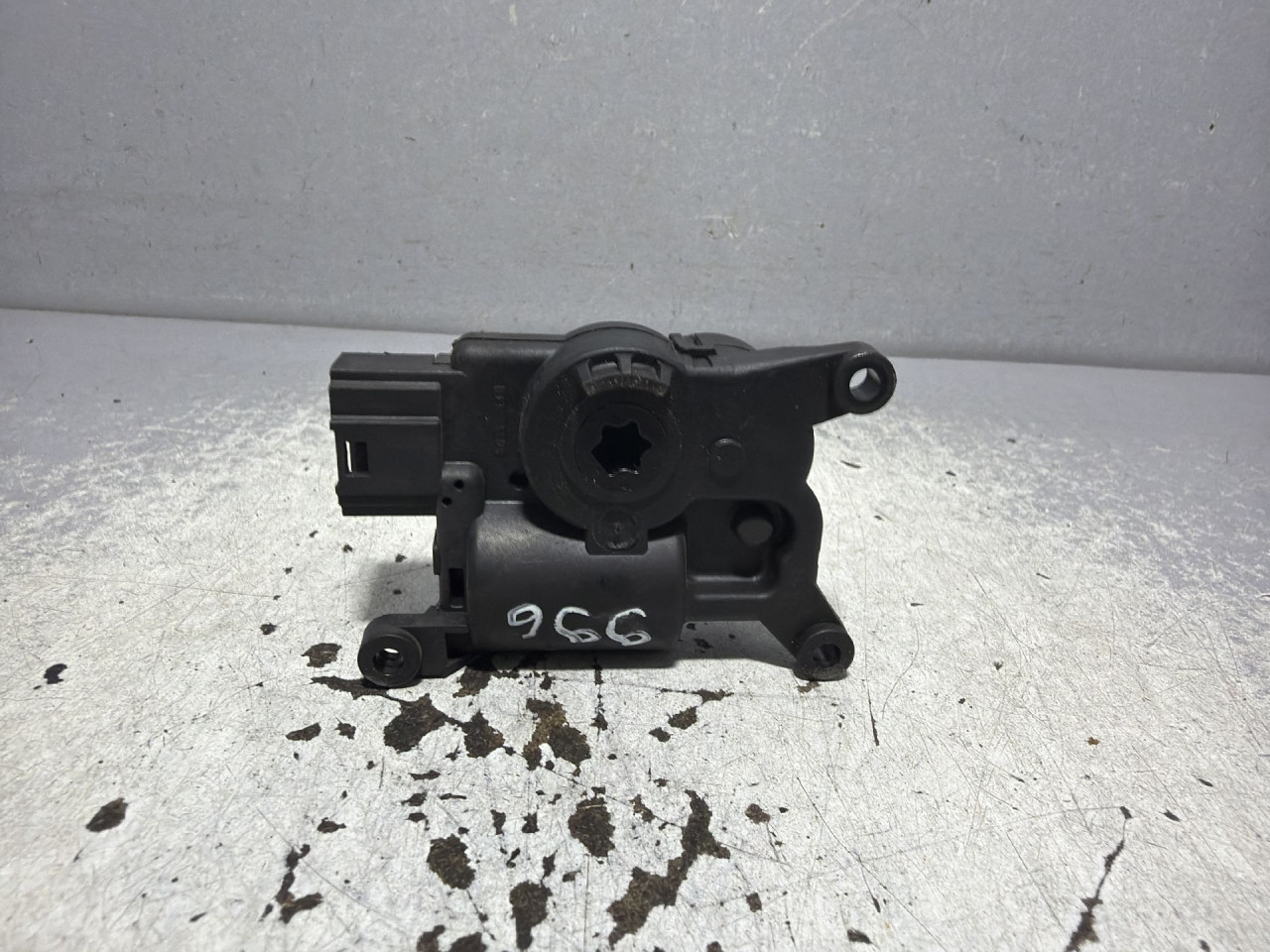 DIJELOVI MOTORIC KLAPNE VW PASSAT B8 > 14-19 1.6 5Q0907511A